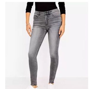 NWT high rise jeans curvy fit regular seam